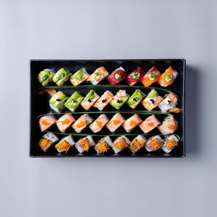 Signature Roll Box