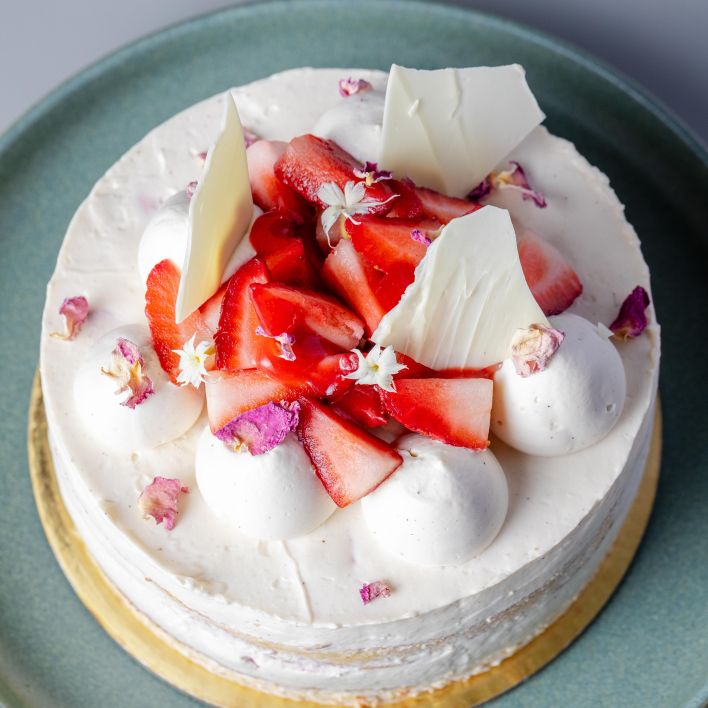 Strawberry Cake 